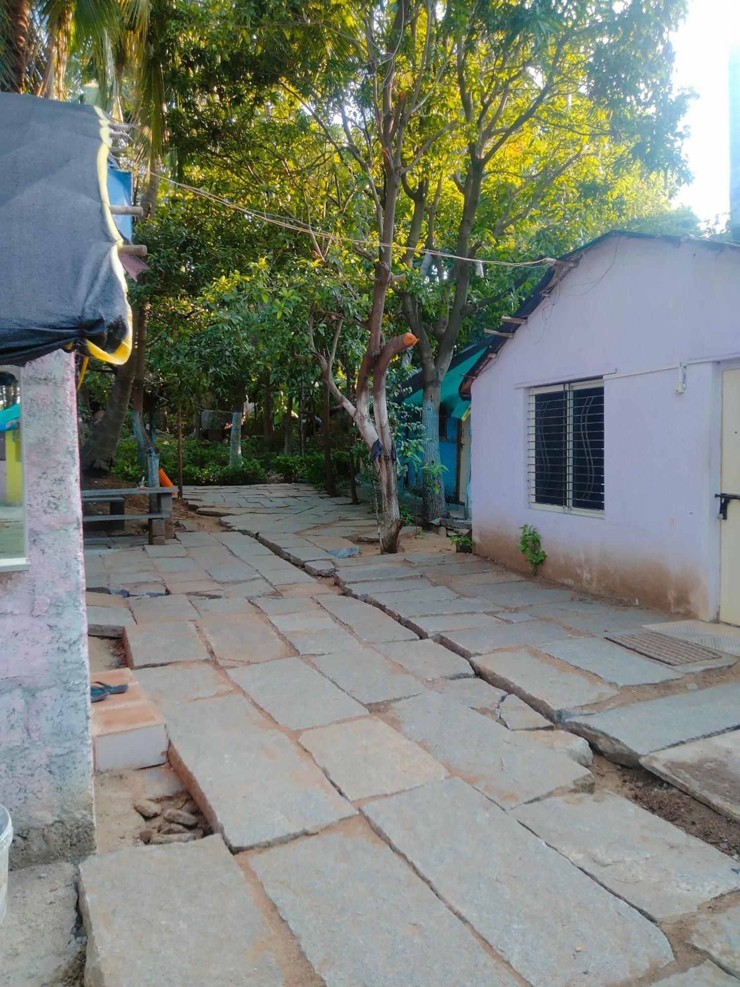 Goldengarden Cottages Hampi Exterior photo